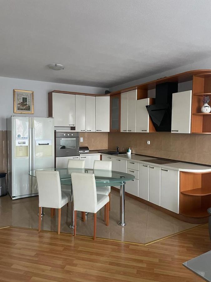 Apartment Lucy Макарска Екстериор снимка